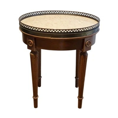 Mesas auxiliares vintage francesas estilo Luis XVI mármol latón galería corazones  Foto 1 de 4