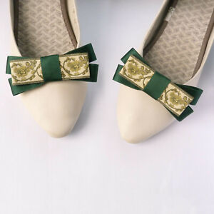 Clips à chaussure décor satin et broderies vert foncé rétro mariage