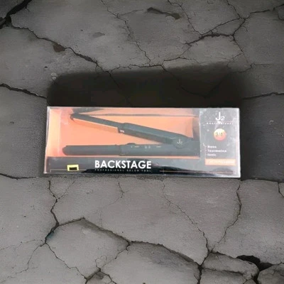 Ferramenta de salão profissional Backstage J2 3/4" ferro plano feminino novo na caixa - Imagem 1 de 2