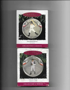 2 HALLMARK RICORDO ORNAMENTO NATALIZIO LOU GEHRIG & BORSA PAIGE NUOVO CON SCATOLA - Foto 1 di 2