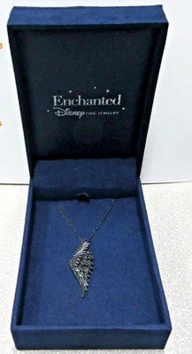 Villanos Encantados Disney Maléfica 1/2 CT. T.W. Colgante Diamante Negro 19" Foto 1 de 4