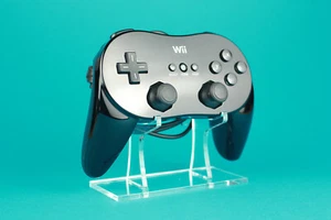 Acryl Aufsteller, Displayständer Nintendo Wii Classic Pro Controller - Picture 1 of 2