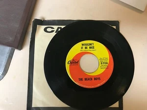 SURF 45 RPM RECORD - THE BEACH BOYS - CAPITOL 5706 - Imagen 1 de 2