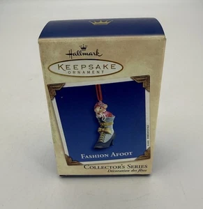 Vintage Hallmark Andenken Ornament 2002 Fashion Afoot #3 - Bild 1 von 1