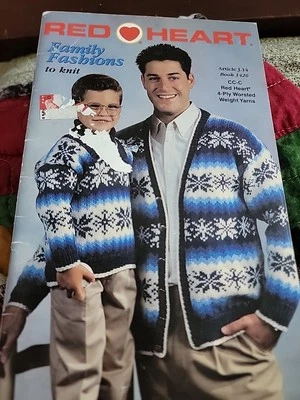 1998 Vtg Red Heart Family Fashions Pattern Book 1426 Knitting & Crochet - Image 1 of 4