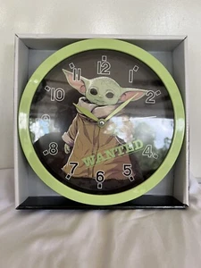 Disney: Star Wars Mandalorian "Wanted" Baby Yoda Wanduhr Brandneu - Bild 1 von 3