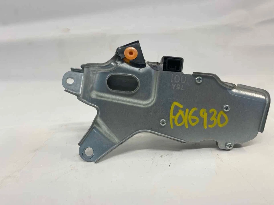 Motor limpiaparabrisas trasero usado se adapta a: Honda Fit 2015 grado A Foto 1 de 4