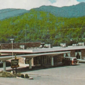 Caryville TN Holiday Inn Cove Lake Volkswagen Microbus Tennessee postcard A01 - Picture 1 of 3