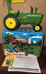 Ertl 1/16 JOHN DEERE MODEL 4010 Diesel Tractor Toy Farmer 1993 Toy Show #5716PA - Picture 1 of 1