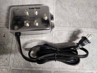 Radio Shack 4-Way Amplifier 15-1119 - Image 1 of 4
