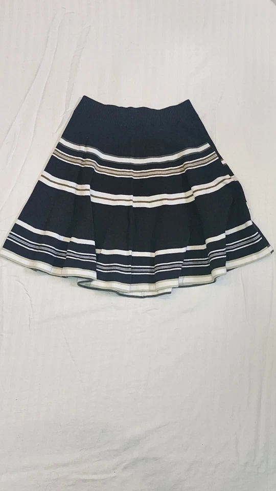 百褶女式裙 | BCBGeneration | 女式正面褶饰迷你裙 — 第 1/4 张图片