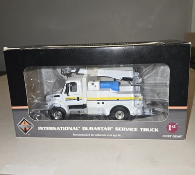 Camión de servicio First Gear International Durastar New Holland escala 1/50 diecast Foto 1 de 4