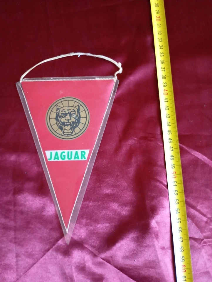Old motoring pennant : JAGUAR - Image 1 of 1
