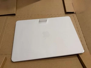 [[NEW OTHER]] 2024 ~ 13.6-inch Macbook Air M3 8C 10C, 8GB RAM and 512GB SSD - Picture 1 of 3