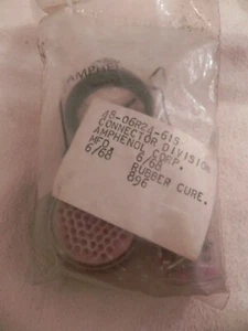Amphenol 48-06R24-6IS Connettore Divisione Cura Gomma 896 - Foto 1 di 2