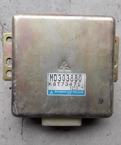 centralina motore ECU Mitsubishi Pajero R20 2.5 73kw MD303880 - Imagen 1 de 2