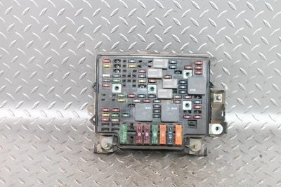 00-02 GM Truck Motor Engine Fuse Relay Juntion Power Box Assembly Factory OEM OE - Изображение 1 из 4