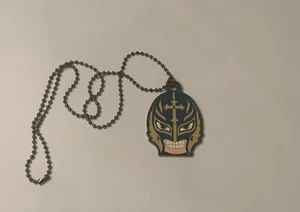 Collar / Colgante Rey Mysterio con licencia de WWE - Imagen 1 de 4