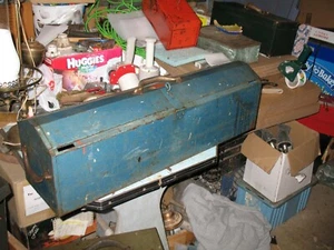 VTG BLUE METAL CARPENTER TOOL BOX 32" LOUISVILLE KY BLUE GRASS HIP ROOF STYLE - Picture 1 of 9