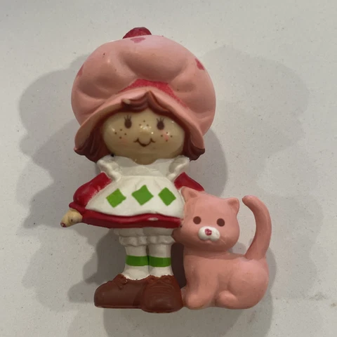 1981 Strawberry Shortcake And Custard Cat Figurine Cover