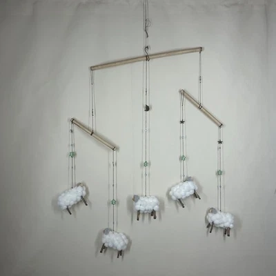 Decoração de quarto de bebê móvel fofa feita à mão com lua e estrelas ~2 pés x 2 pés - Imagem 1 de 4