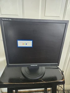 SAMSUNG SYNCMASTER 720N 17" LCD MONITOR MJ17VS TESTED WITH STAND MJ17VS - Picture 1 of 2
