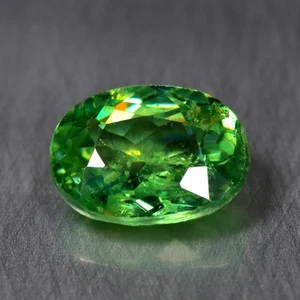 1.38Ct Attractive 100% Natural Russian Demantoid Garnet Gemstone - Picture 1 of 2
