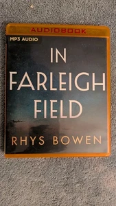 Rhys Bowen, IN FARLEIGH FIELD: A NOVEL OF WORLD WAR II, Audiobook, MP-CD, 2017 - Imagen 1 de 4