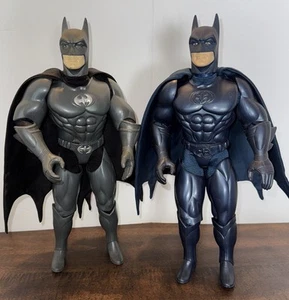 D C Comics 1997 Lot Of 2 BATMAN Action Figure With Cape by Kenner Gray & Blue - Picture 1 of 7