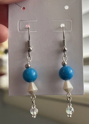 Brincos de contas de jade e cristal azuis feitos à mão - Imagem 1 de 2