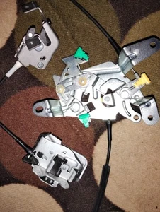 RearDriverSide Doorlock Actuator99-2007 Ford F250,F350,F450,F550 SuperDuty XCab - Picture 1 of 4