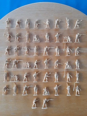 Revell 1/72 WW2 SCOTTISH INFANTRY, 8th ARMY Figures set 02512 Complete Set - Image 1 of 4