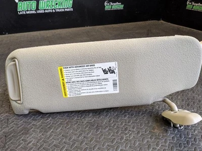 Passenger Sun Visor Illuminated Single Visor Fits 03-06 ESCALADE 1718441 - Image 1 of 4