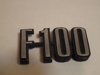 Emblema F100 1973 1974 1975 1976 73 74 75 76 Ford Ranger XLT Explorer 4x4 F-100 Foto 1 de 4