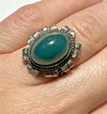 Vintage Exquisite Ovale Verde Onice Cabochon Color Argento Sz 5.5 Solitario Ring - Immagine 1 di 4
