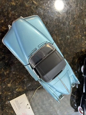 Franklin Mint 1951 Buick LeSabre Convertible Show Car 1/24 B11WW93 Parts Or? - Image 1 of 4