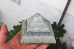 902g NATÜRLICHE SELTENE LINIE JADE QUARZ KRISTALL PYRAMIDE HEILUNG - Bild 1 von 8
