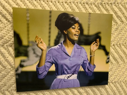 Singer Dionne Warwick Signed 8 X 10 Photo Autographed Cover