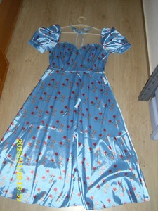 * Damenkleid Gr. M in Hellblau mit Blumenmuster * Neuwertig * 1 x getragen * - Bild 1 von 3