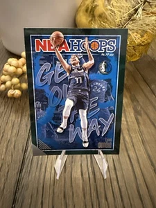 2019-20 Panini NBA Hoops Premium Stock - Get Out the Way Luka Dončić! - Bild 1 von 2