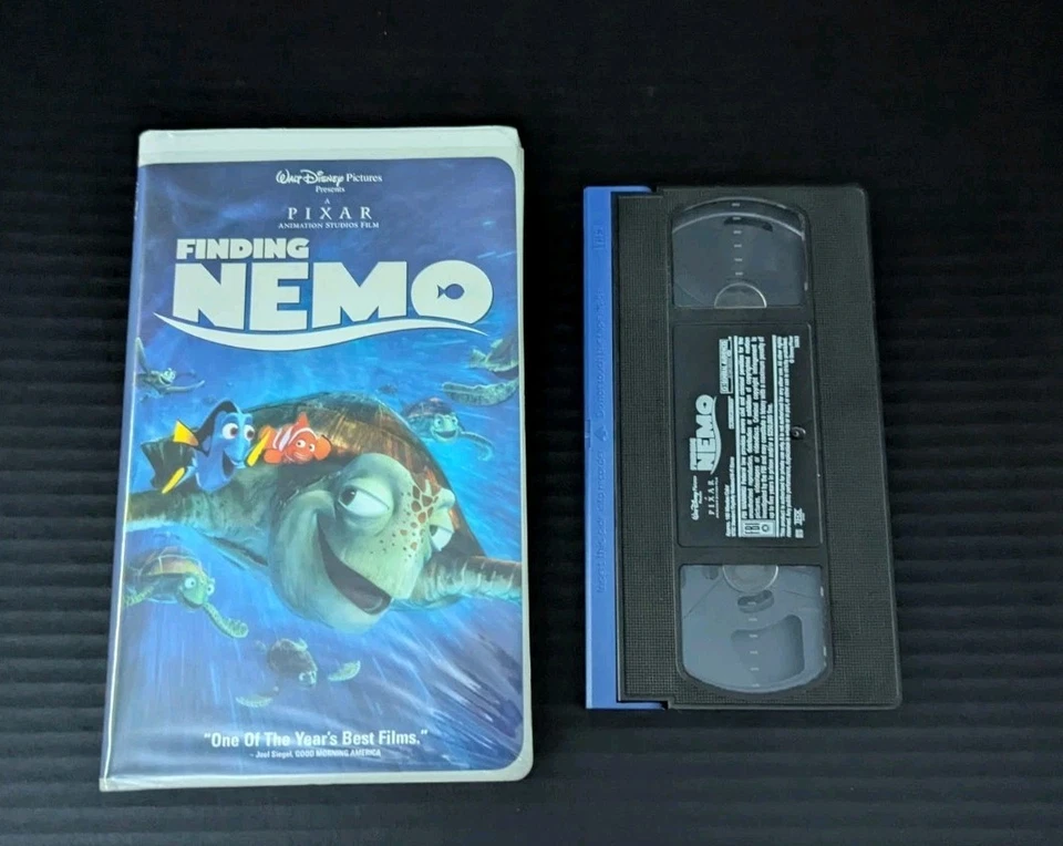 Pixar & Walt Disney Pictures VHS Tape Finding Nemo (2003) in Clamshell Case - Image 1 of 3
