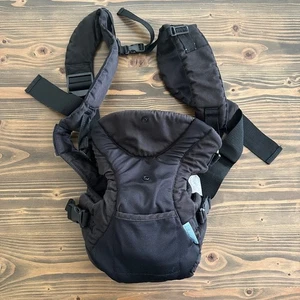 Baby Infantino Flip 4-in-1 schwarz wandelbare Trage Einheitsgröße Babytragen - Bild 1 von 7
