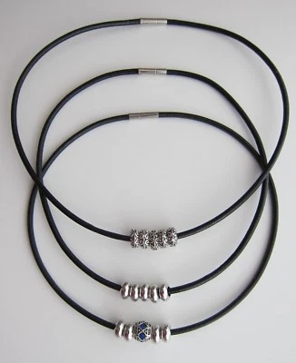 Collar de cuentas de plata lisas o diamantes con cordón de cuero genuino. Unisex Foto 1 de 4