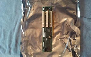 Dell 0004290R PE2450 Backplane PCI Riser Board  - Bild 1 von 1