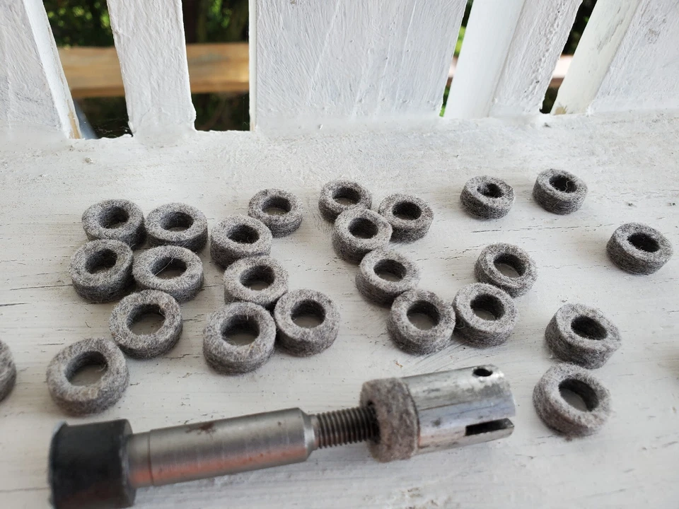 Benjamin 130,132, 137 pistol felt (1 felt only)