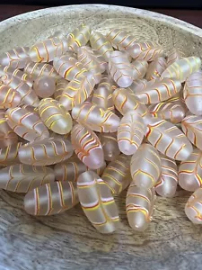 100+ PCS LOOSE PEACH GLASS FEATHER BEADS AFRICAN TRADE REENACTOR REGALIA - Picture 1 of 5