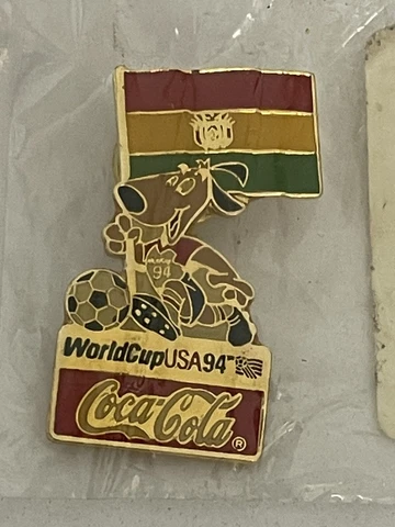 1994 WORLD CUP FIFA SOCCER Coca Cola STRYKER MASCOT CROATIA FLAG PIN Cover