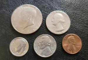 USA 1984 Year Set (5 coins) w/ Kennedy half dollar - Picture 1 of 2