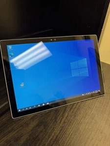 Microsoft Surface Pro 4, Intel i5, 4GB RAM 128 GB SSD - Picture 1 of 3