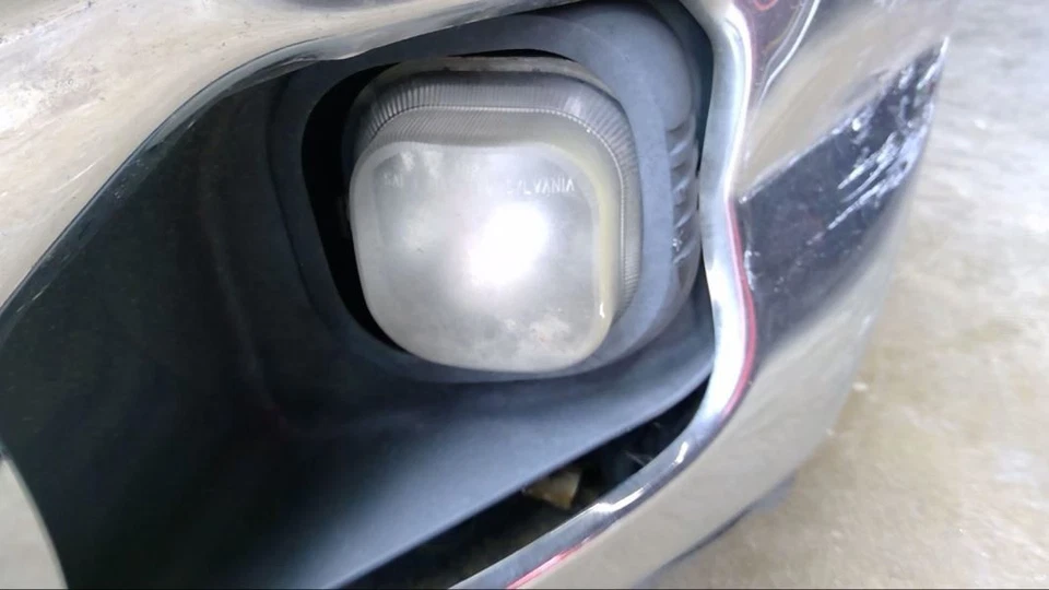 Luz antiniebla de esquina/estacionamiento del conductor para camioneta Ford F250SD 11-16 653224 Foto 1 de 4